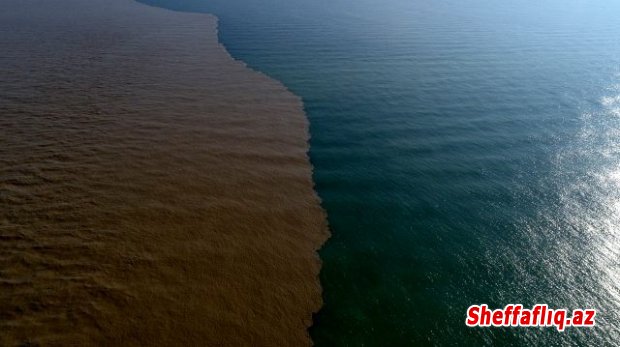 Qara dəniz rəng dəyişdirdi - FOTO