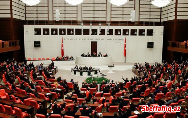 Türkiyə parlamentində 44 nəfər koronavirusa yoluxub