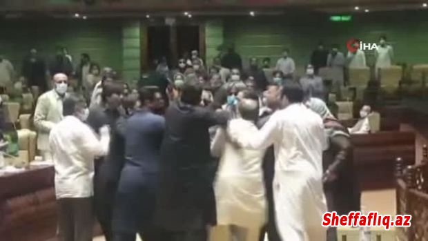 Pakistanda parlamentdə dava düşüb