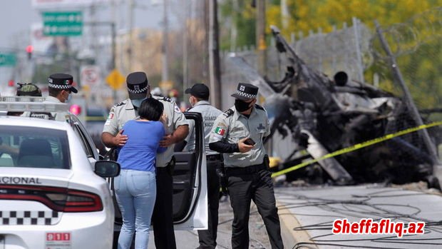 Meksikada helikopter magistral yola düşüb alovlandı