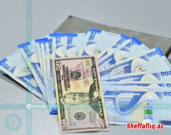 Ölkədə xarici valyutaya maraq azalıb: Əhali dollarlarını satır