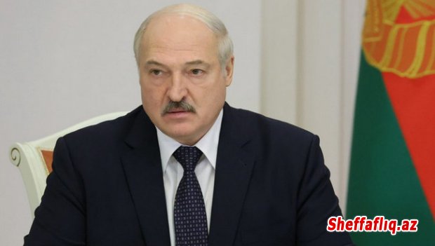 Belarus Prezidenti Aleksandr Lukaşenko sərhəd qoşunlarına Ukrayna ilə sərhədi tamamilə bağlamağı tapşırıb.