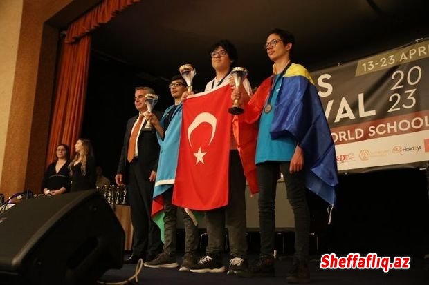 Azərbaycan məktəblisi Yunanıstanda gümüş medal qazandı - FOTO