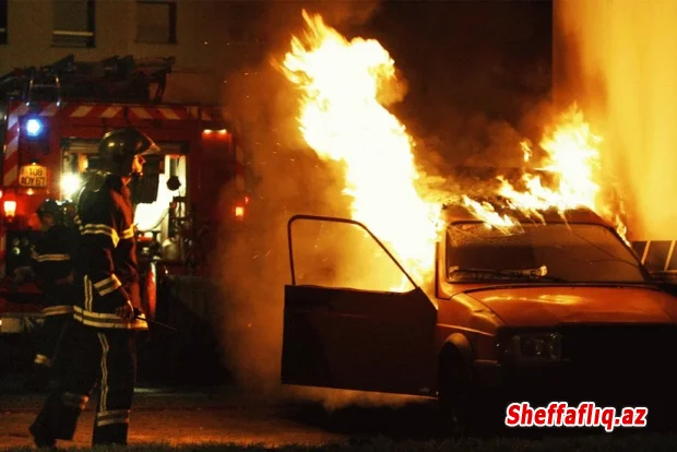 BFMTV: Fransada Yeni il gecəsi 800-dən çox avtomobil yandırılıb