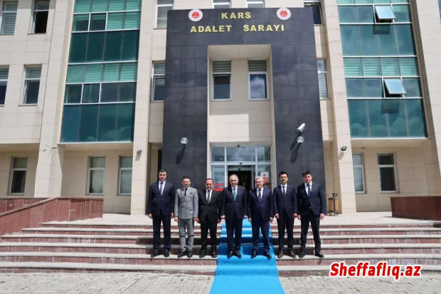 Azərbaycanın Baş Prokuroru Kamran Əliyev Türkiyənin Qars şəhərində səfərdədir. Azərbaycanın Baş Prokuroru Kamran Əliyev Türkiyənin Qars şəhərində səfərdədir.