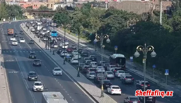 Bakının bir sıra yollarında tıxac yaranıb