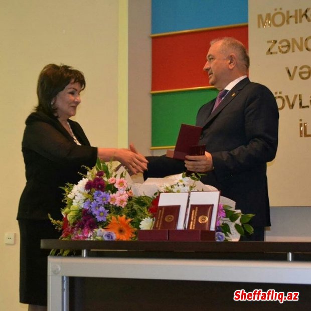 Səadət Veysova: “Azərbaycan Xalq Cümhuriyyətinin 100 illiyi yubiley medali” ilə təltif edilib.FOTO.