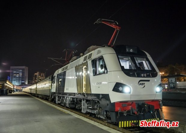 Bakı-Tbilisi-Bakı sürət qatarı sərnişin lokomotivi ilə yola salındı