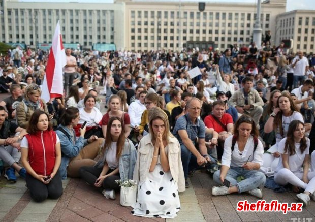 Minskdə aksiyaçılar etirazlarını davam etdirir