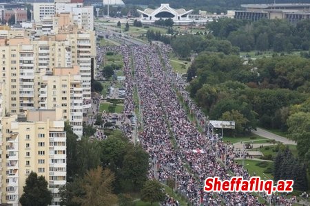 Belarusda etirazlar: Müxalifətin "Birlik marşında" on minlərlə insan iştirak edib