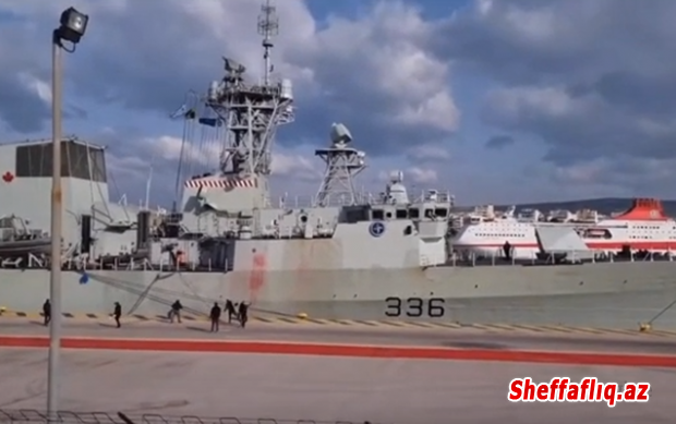 Yunanıstanda NATO gəmisinə qırmızı boya atdılar