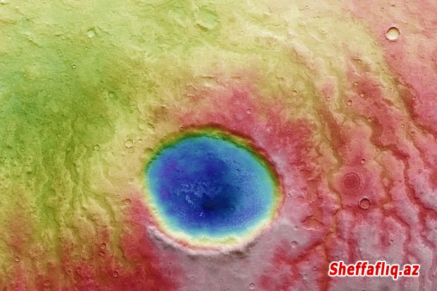 Marsda insan gözünə bənzəyən kraterin görüntüsü çəkilib