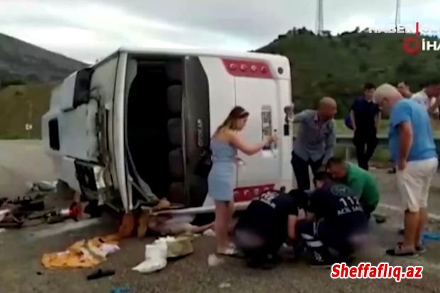 Antalyada turist avtobusu aşdı: Ölən və yaralananlar var