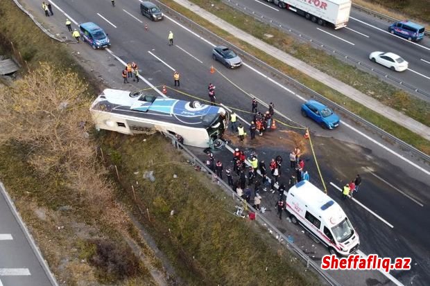 Türkiyədə sərnişin avtobusu aşdı: 3 ölü, 32 yaralı
