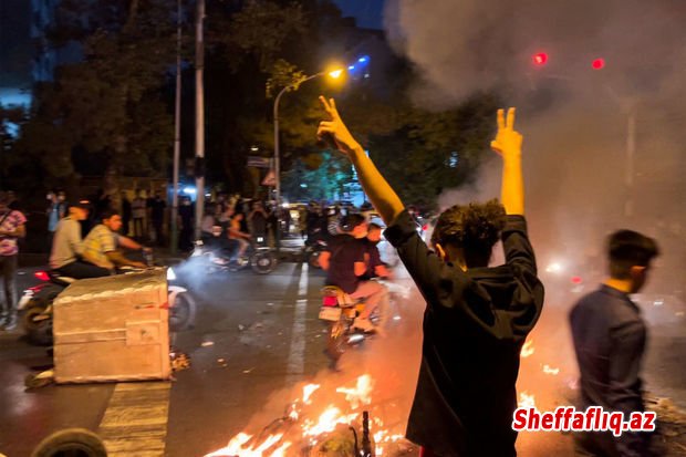 İranda etirazlar dayanmır: Tehran küçələrində əhali aksiyalara davam edir