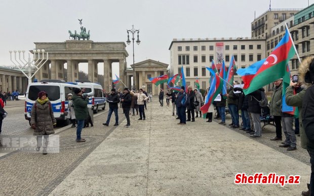 Almaniyadakı azərbaycanlılar İran hakimiyyətinin istefasını tələb ediblər