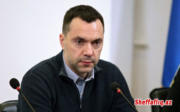 Volodimir Zelenski Oleksiy Arestoviçin istefasını qəbul edib