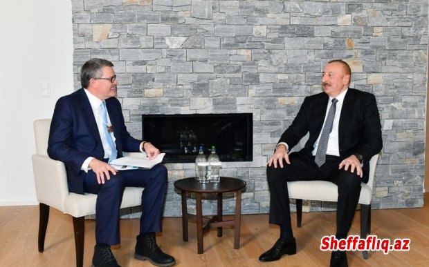 Azərbaycan Prezidenti Davosda “CISCO” şirkətinin qlobal innovasiyalar üzrə vitse-prezidenti ilə görüşüb