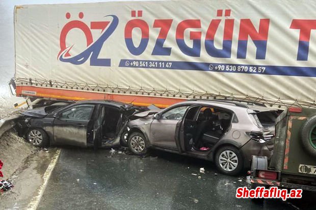 Rusiyada 25 avtomobil toqquşdu: Çox sayda yaralı var - FOTO/VİDEO