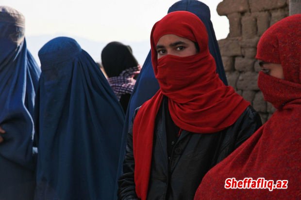 “Taliban” qadınların “azad insanlar” statusunu bərpa edib