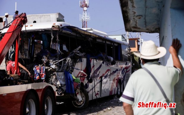 Meksikada yol qəzasında 19 nəfər ölüb