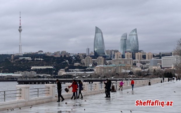 Bakıda sıfır dərəcəyə yaxın şaxta olub, qar yağır