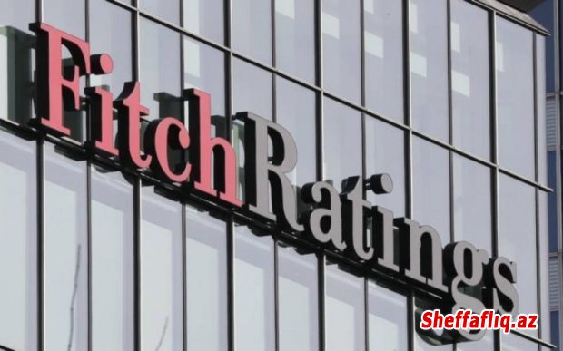 “Fitch Ratings” Azərbaycanın uzunmüddətli xarici valyuta emitentinin defolt reytinqini “BB+” səviyyəsindən “BBB-” səviyyəsinə yüksəltdiyini və sabit perspektivlə qiymətləndirdiyini açıqlayıb.