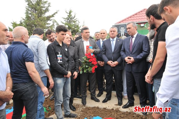 İcra başçısı şəhidlərin dəfnində iştirak etdi - Fotolar