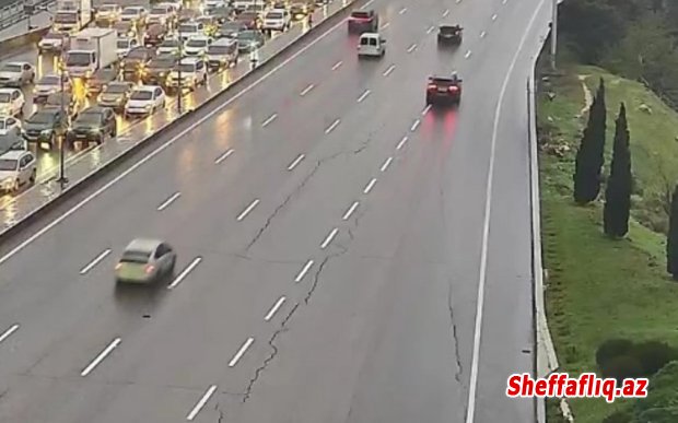 Bakının bir sıra yollarında tıxac var – SİYAHI Bakının bir sıra yollarında tıxac var – SİYAHI