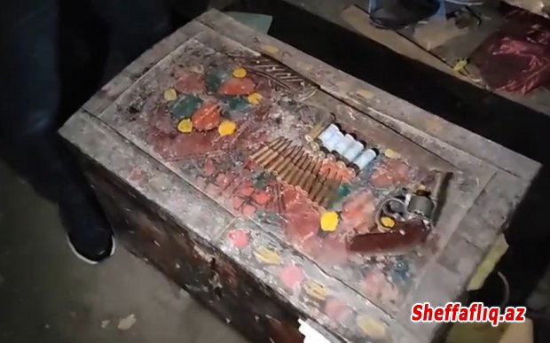 Bərdədə "Makarov" markalı tapançanı satmaq istəyən şəxs saxlanılıb. Bərdədə "Makarov" markalı tapançanı satmaq istəyən şəxs saxlanılıb.