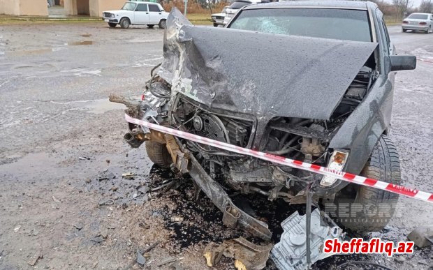Biləsuvarda iki avtomobil toqquşub, beş nəfər xəsarət alıb Biləsuvarda iki avtomobil toqquşub, beş nəfər xəsarət alıb