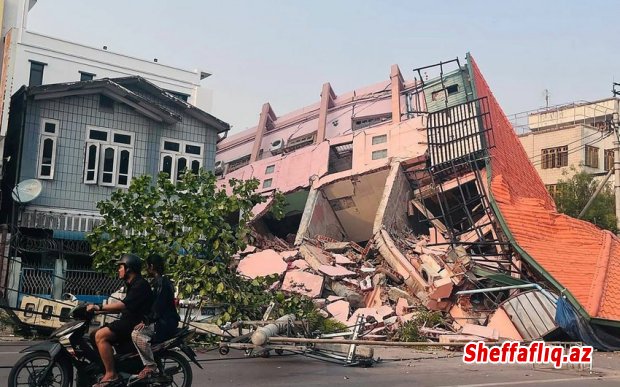 Myanmanın Mandalay şəhərində zəlzələ nəticəsində dağılmış yaşayış binasının qalıqları altında 90-dan çox insanın qaldığı güman edilir. Myanmanın Mandalay şəhərində zəlzələ nəticəsində dağılmış yaşayış binasının qalıqları altında 90-dan çox insanın qaldığı güman edilir.