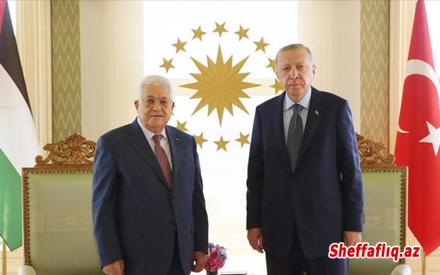 Türkiyə Prezidenti Rəcəb Tayyib Ərdoğan Fələstinin dövlət başçısı Mahmud Abbasla telefonda danışıb. Türkiyə Prezidenti Rəcəb Tayyib Ərdoğan Fələstinin dövlət başçısı Mahmud Abbasla telefonda danışıb.