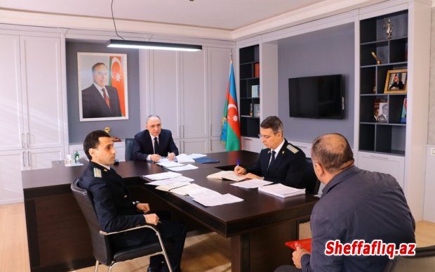 Kamran Əliyev Suraxanıda vətəndaşları qəbul edib Kamran Əliyev Suraxanıda vətəndaşları qəbul edib