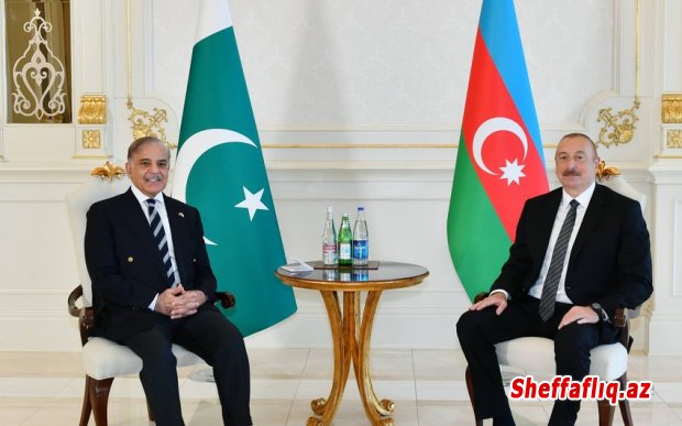 Pakistan İslam Respublikasının Baş naziri Məhəmməd Şahbaz Şərif Azərbaycan Prezidenti İlham Əliyevə təbrik məktubu göndərib. Pakistan İslam Respublikasının Baş naziri Məhəmməd Şahbaz Şərif Azərbaycan Prezidenti İlham Əliyevə təbrik məktubu göndərib.