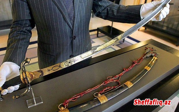Fransada Napoleonun qılıncı hərraca çıxarılacaq Fransada Napoleonun qılıncı hərraca çıxarılacaq