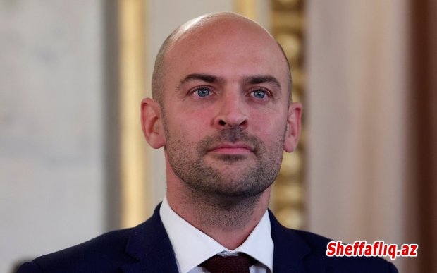 Fransada XİN başçısına istefa təklif edilib