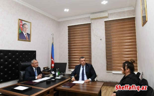 Rövşən Rzayev vətəndaşları qəbul edib Rövşən Rzayev vətəndaşları qəbul edib