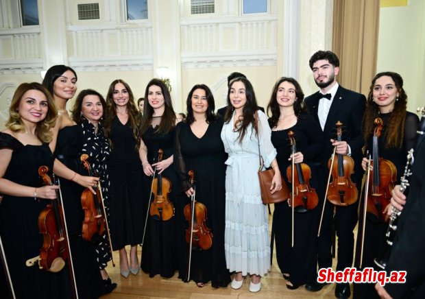 Leyla Əliyeva və Arzu Əliyeva Bakı Musiqi Akademiyasında tələbə və gənclərin konsertini izləyib Leyla Əliyeva və Arzu Əliyeva Bakı Musiqi Akademiyasında tələbə və gənclərin konsertini izləyib