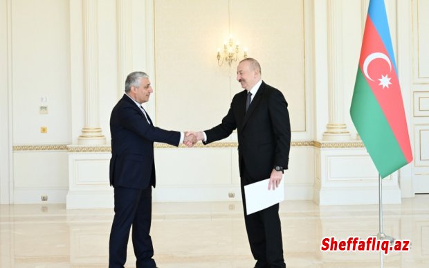 İlham Əliyev İranın Azərbaycanda yeni təyin olunmuş səfirinin etimadnaməsini qəbul edib İlham Əliyev İranın Azərbaycanda yeni təyin olunmuş səfirinin etimadnaməsini qəbul edib