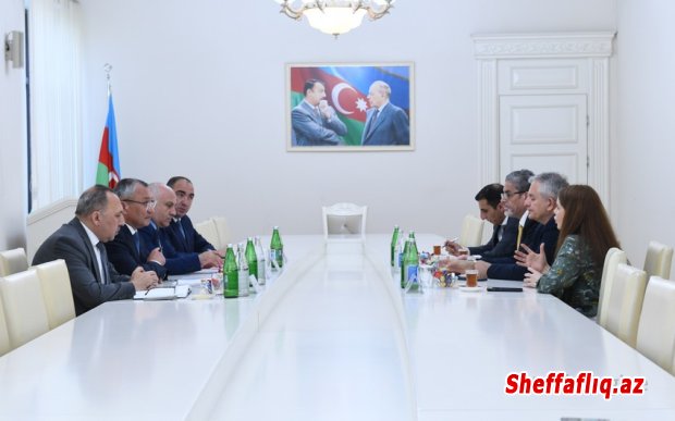 Qaçqınkom sədri BMT ilə işləyən jurnalistlərlə görüşüb