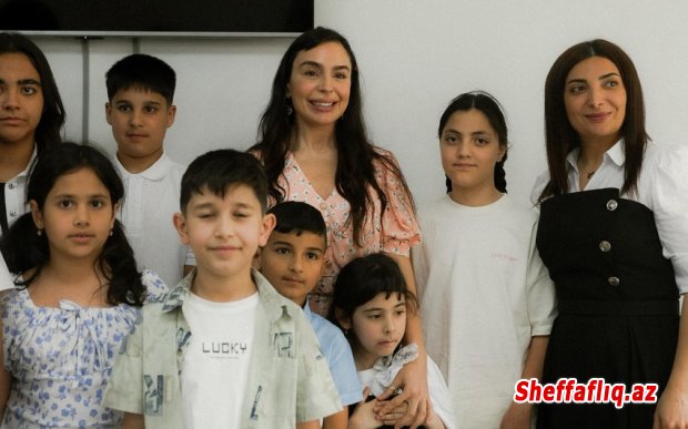 Leyla Əliyeva və Arzu Əliyeva Xızı rayonuna səfər edib Leyla Əliyeva və Arzu Əliyeva Xızı rayonuna səfər edib