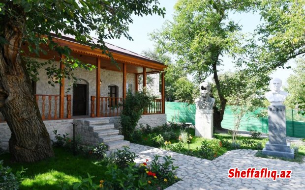 Xarici diplomatlar Bülbülün ev-muzeyində olublar