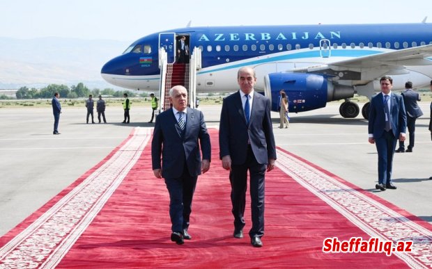 Baş nazir Əli Əsədov Düşənbədə işgüzar səfərdədir