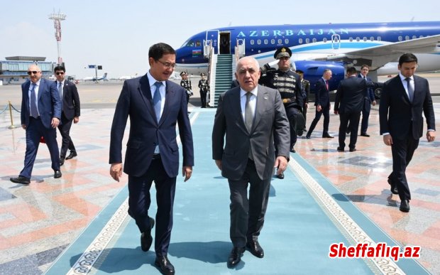 Baş nazir Özbəkistanda səfərdədir
