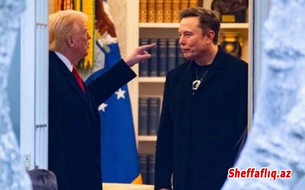 Ağ Ev Tramp və Mask tərəfdarlarından tərəf seçməyi tələb edib