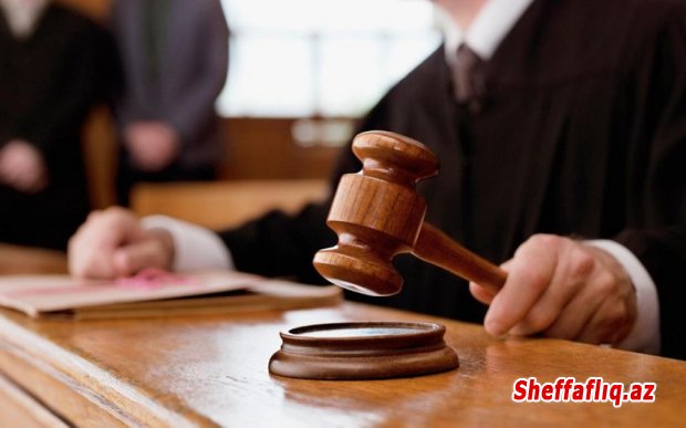 Bakıda vəzifəli şəxslərə qarşı dələduzluq etməkdə ittiham olunan şəxs özünü təqsirli bilmir