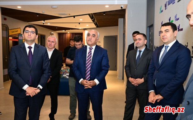 Nazir Adil Kərimli ali məktəblərin rektorları ilə görüşüb Nazir Adil Kərimli ali məktəblərin rektorları ilə görüşüb