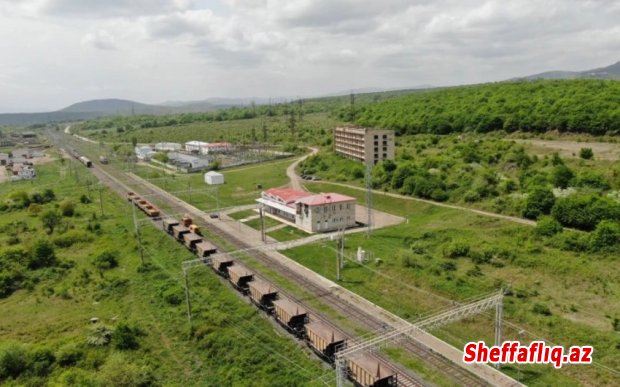 Gürcüstan və Türkiyə Bakı-Tbilisi-Qars (BTQ) dəmir yolunun tam istismara verilməsinə hazır olduqlarını bildirib. Gürcüstan və Türkiyə Bakı-Tbilisi-Qars (BTQ) dəmir yolunun tam istismara verilməsinə hazır olduqlarını bildirib.