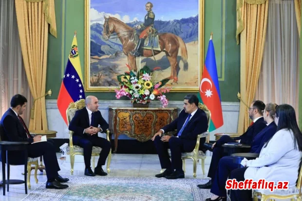 Azərbaycanın Venesueladakı səfiri etimadnaməsini Nikolas Maduroya təqdim edib Azərbaycanın Venesueladakı səfiri etimadnaməsini Nikolas Maduroya təqdim edib